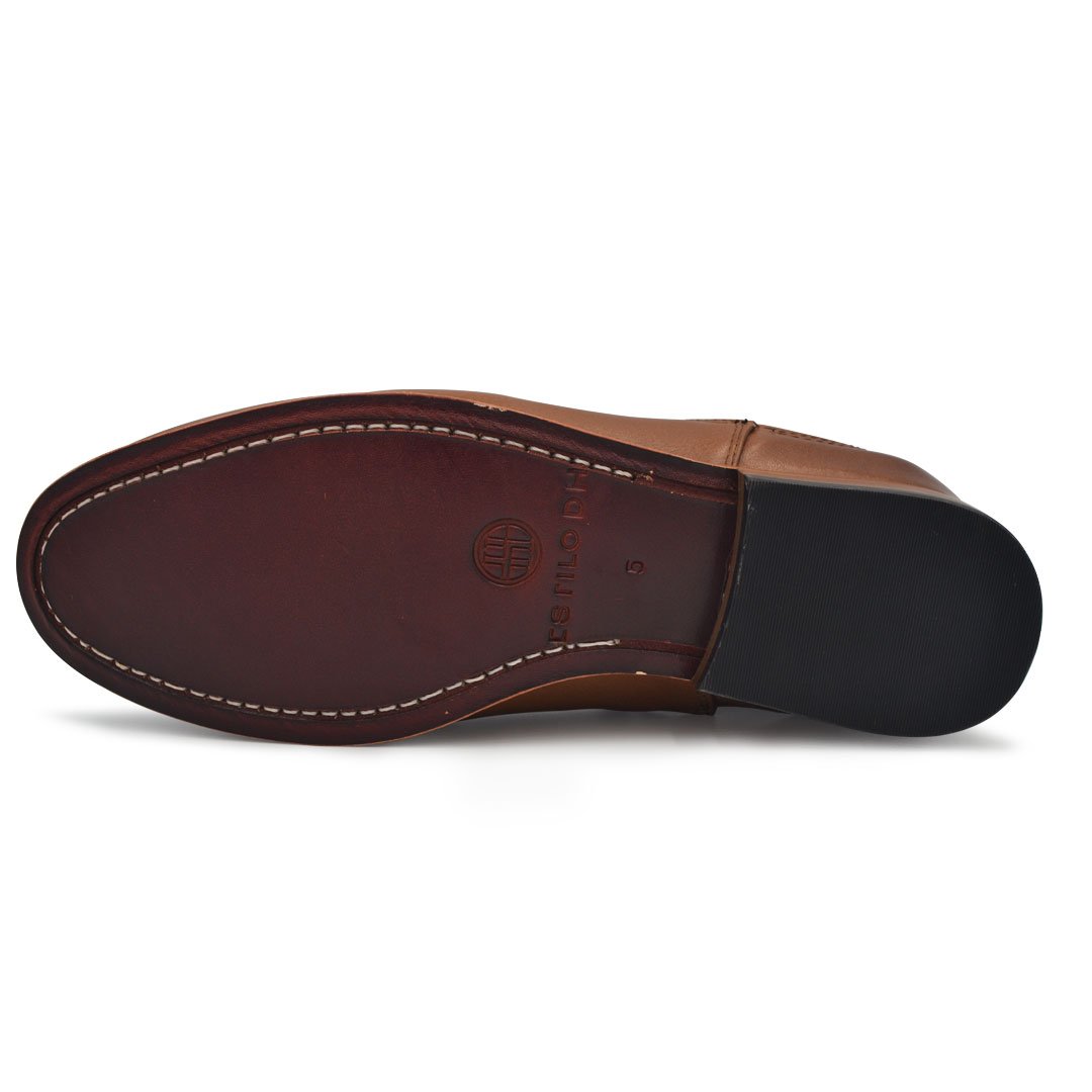 Botines Miel de hombre en piel con punta ovalada, elásticos tipo chelsea y ligero sombreado en punta y talón