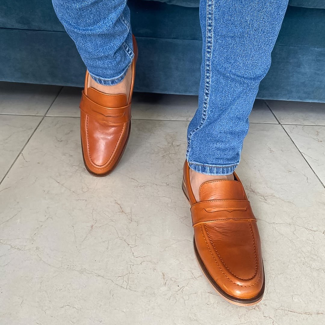 Zapatos penny loafers hombre color miel