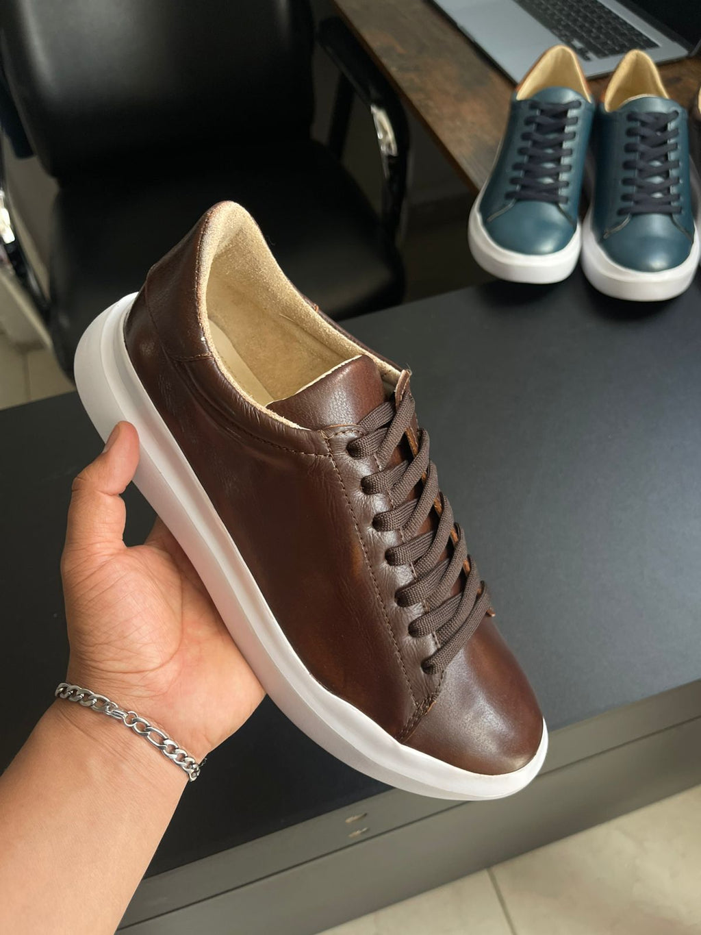 Tenis Essential Café