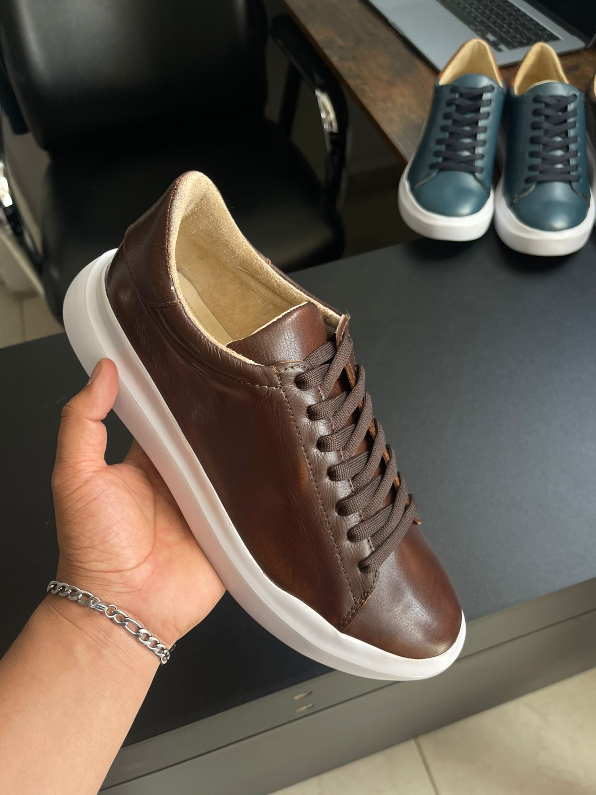 Tenis Essential Café